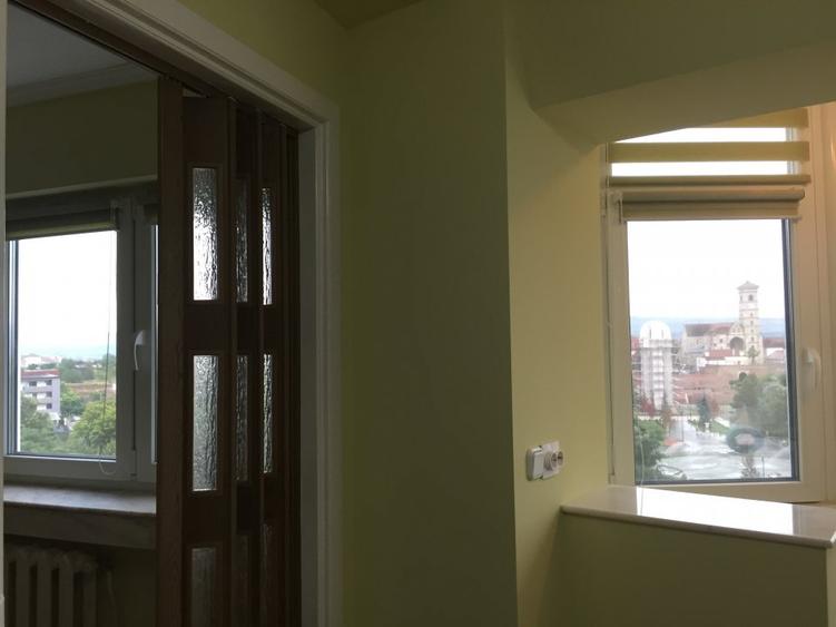 Apartament 4 camere, de preferat pentru inchiriere pe termen lung, 4 sau 3 cam.
