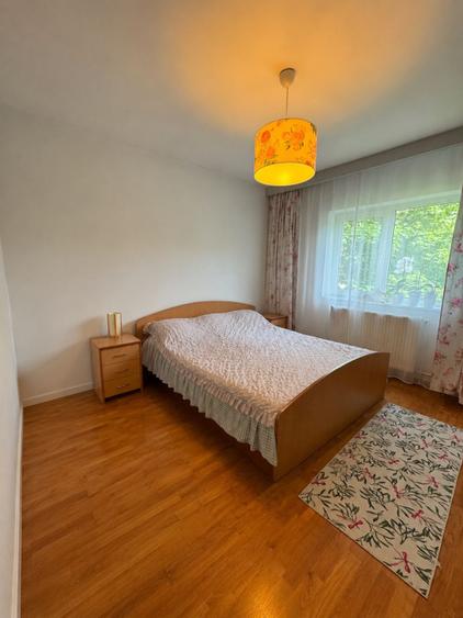 Oportunitate! 3 camere decomandate, 64 mp utili, 2 băi, boxă subsol, pret nou