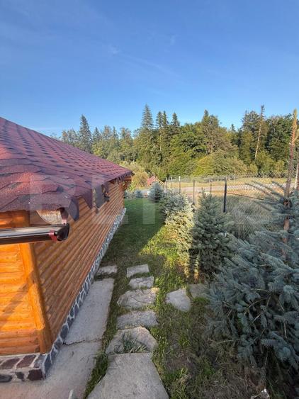 Cabana din lemn rotund, 2 camere, 140 mp, teren 2800 mp, Paltinoasa