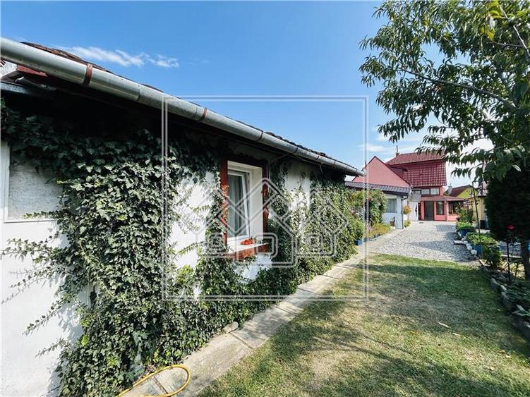 Casa individuala, teren mare, 260 mp utili, Sura Mica