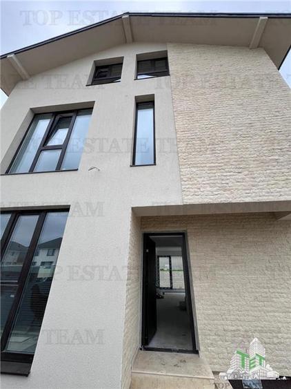 Vila moderna, individuala cu 4 camere , 3 bai , Living , terasa acoperita, inca