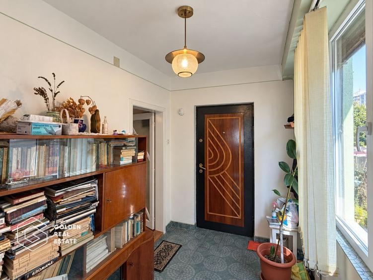 Casa din caramida, 3 camere + anexa, teren 262 mp,  zona Vlaicu