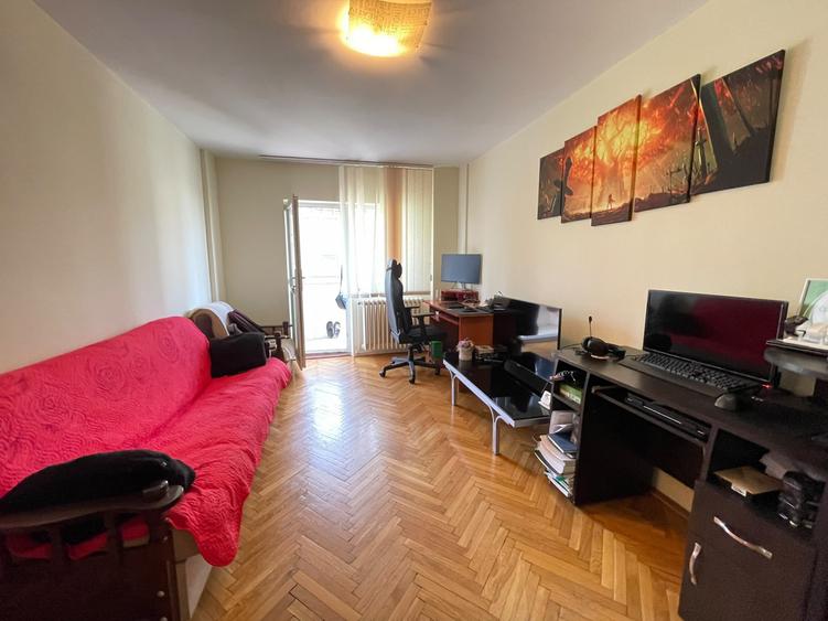 Apartament 3 camere, decomandat, zona Arcu - Scoala Stefan Barsanescu, Iasi