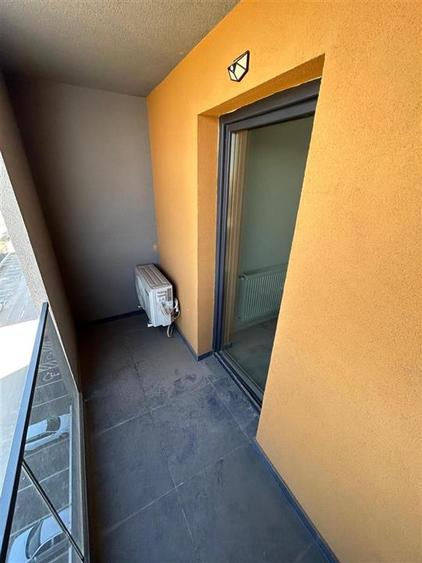 Etaj intermediar, bloc nou, 1 camera decomandat Poitiers Towers