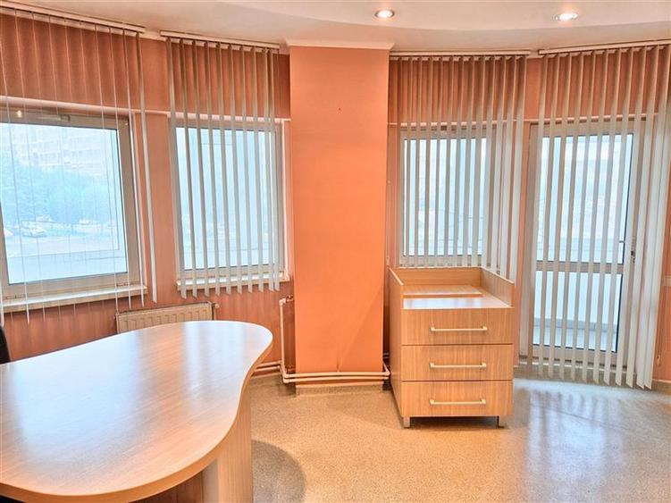 OSTROVENI - Etaj 1 - Spatiu cu vizibilitate stradala - Cabinet medical/birouri