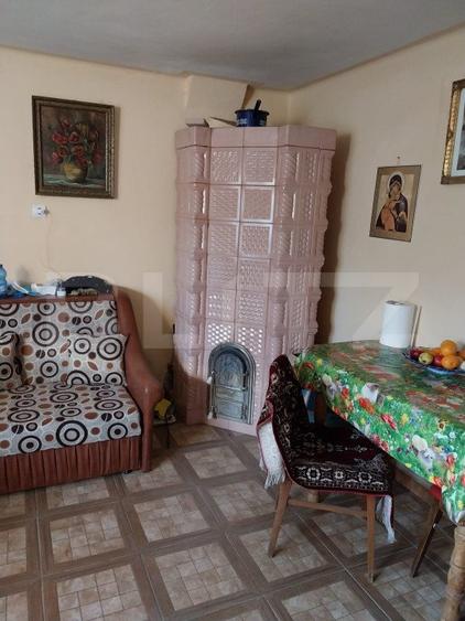 Casă spațioasă cu 7 camere, 200 mp, teren 10 ari, zona Tarlisua