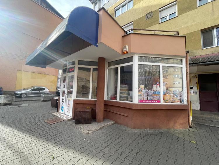Spatiu Comercial de vanzare, 7 incaperi, 79mp, zona Cetate