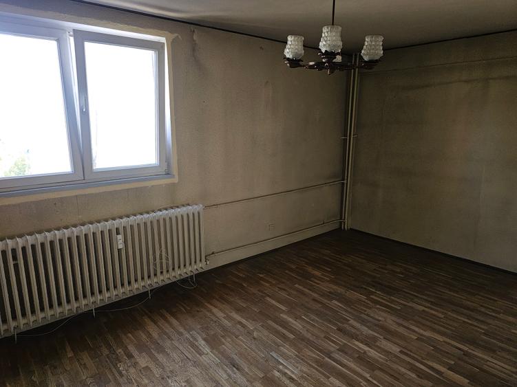 Bucur Obor - 7/10 - bloc mixt 1974, reabilitat, decomandata, balcon, 59900 €