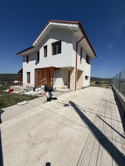Casă individuală în Chinteni, nouă pe piața