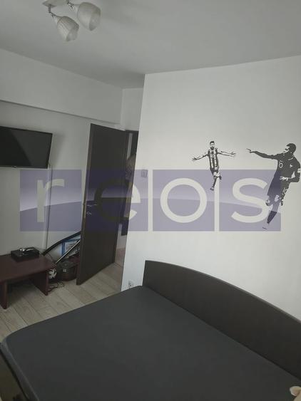 VANZARE 4 CAMERE DECOMANDAT -PARCARE -BULEVARDUL  GHENCEA