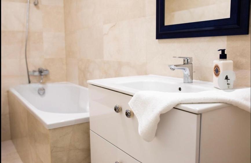 Închiriere apartament 2 camere complex Central/Stefan cel Mare