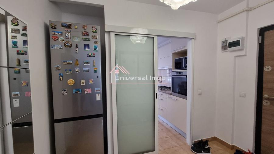 Apartament cu 4 camere si parcare cu C.F.