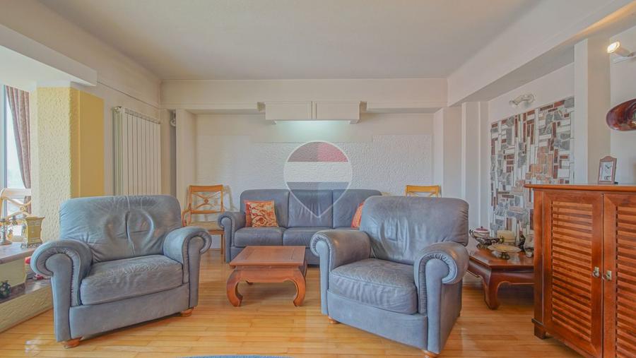 Apartament 4 camere, vedere Bucegi, etaj 1, Predeal