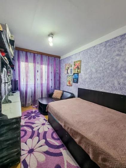 Apartament 3 camere decomandate, etaj 2/4, zona Galata
