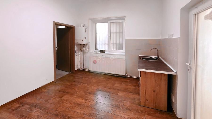 SPATIU COMERCIAL STRADAL – AUREL VLAICU