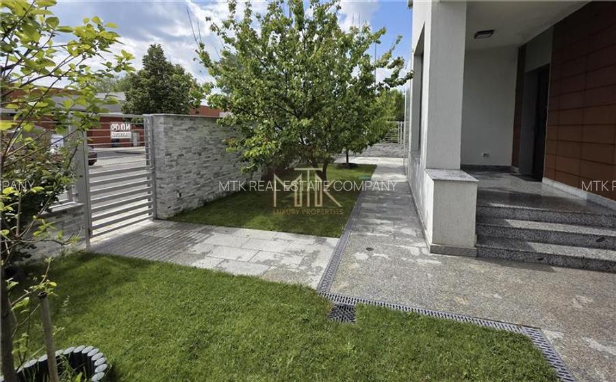 VILA DE LUX 8 camere, acces la lac privat | BANEASA