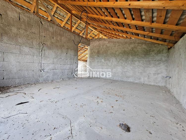 Casă de vânzare în Lazuri – aproape de lacuri, aproape de liniște, de