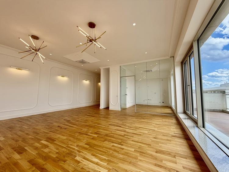 Penthouse cu vedere panoramică în Luxuria Residence – Domenii