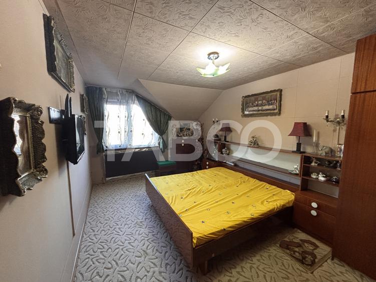 Casa individuala de vanzare cu 5 camere +spatiu comercial 3 bai Sibiu