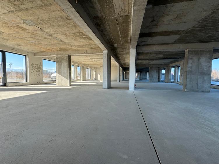 Spațiu comercial – Calea Șurii Mici, ansamblul Valletta Park