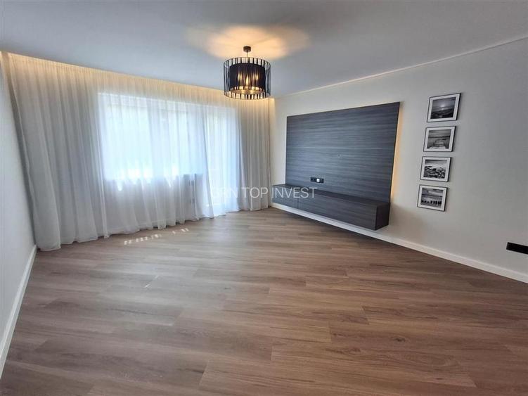 Apartament de LUX  2 camere decomandat pivnita zona Strand - 2