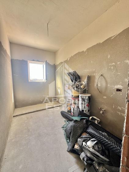 Penthouse cu 3 camere, dressing si terase de 50 mp la intrare in Giroc