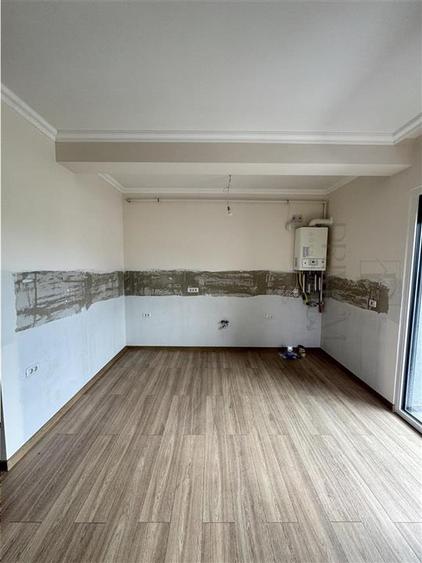 BRAYTIM - 2 CAMERE - ETAJUL 1 - RULOURI ELECTRICE - PARCARE INCLUSA - FINISAJE D