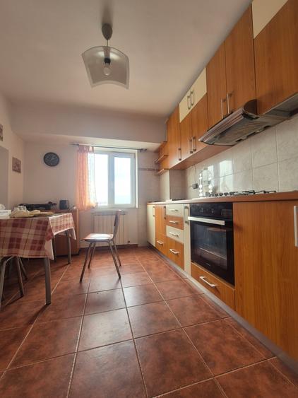 3 Camere, Decomandate, 93 Mp, Etaj Intermediar - Dacia