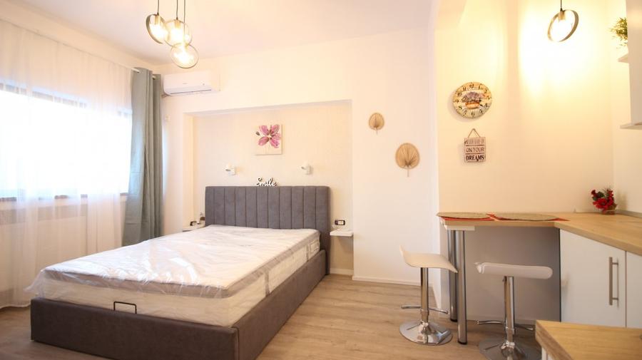 Piata Universitatii – 2 camere, 2 bai, mobilate modern, etaj 1/8, ideale Airbnb