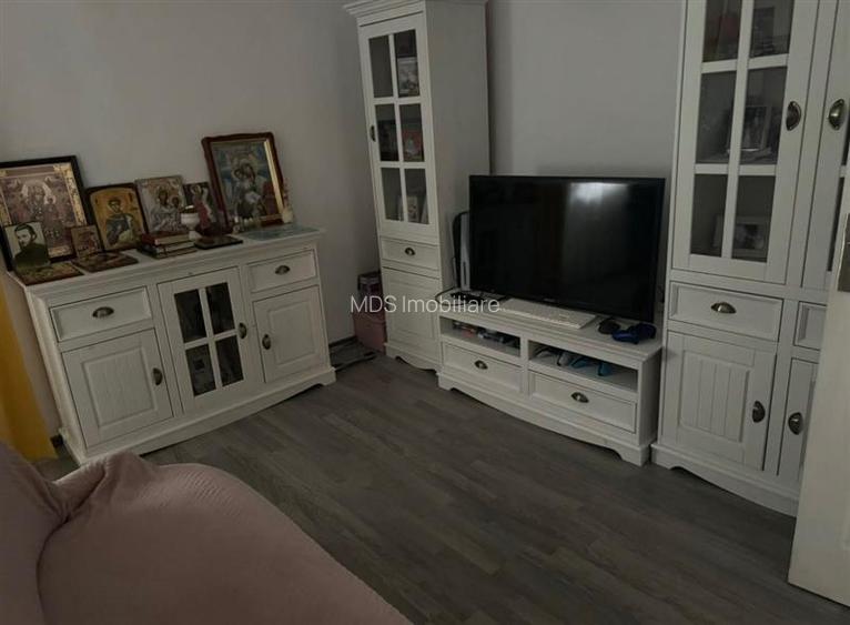 Decomandat renovat complet - 2