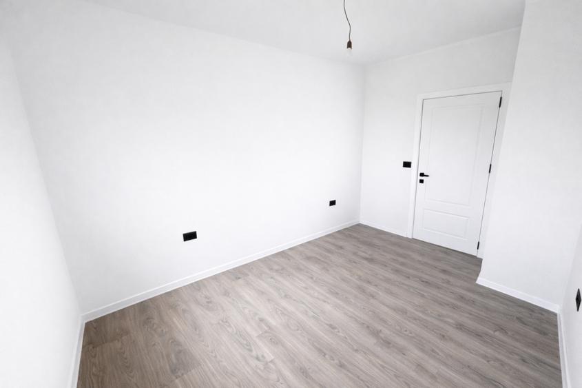 Oferta Promotioanal, 4 Camere, Asfalt