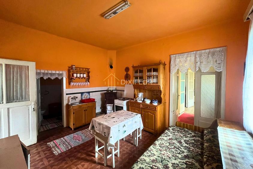 Casă cu 2 camere și teren generos | Miercurea Nirajului