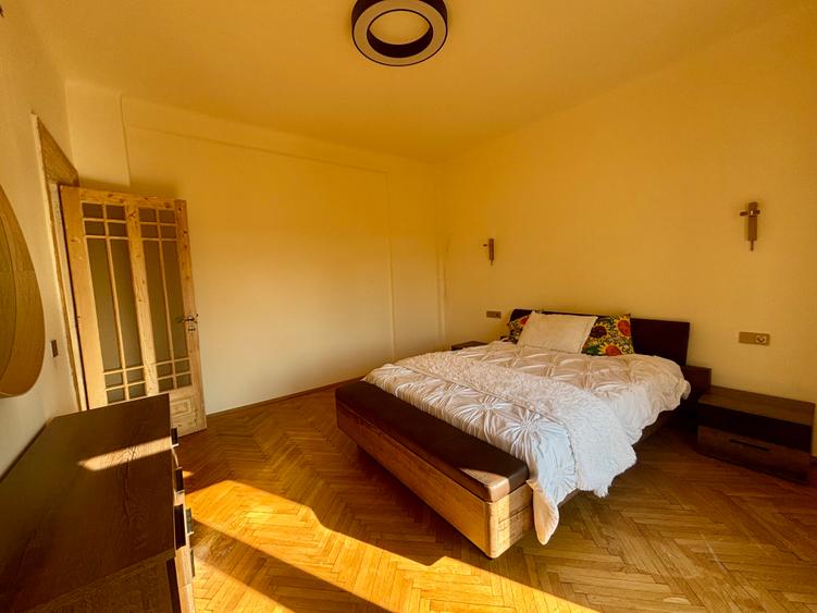 Inchiriere apartament cu 4 camere cu vedere in Parcul Cismigiu