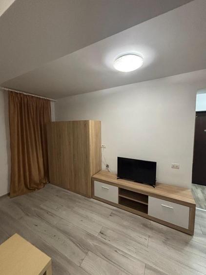 De Inchiriat Garsonieră, centrală proprie, acces rapid către Unirii