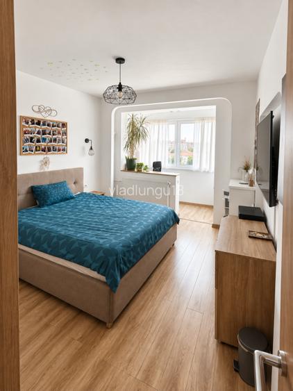 Proprietar vând apartament 4 camere, 84 mp, decomandat, zonă centrală Gh. Lazar - 9