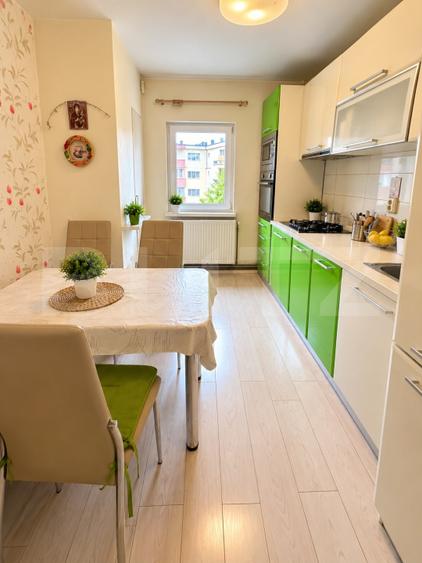 Apartament 4 camere, 77 mp, zona Plopilor