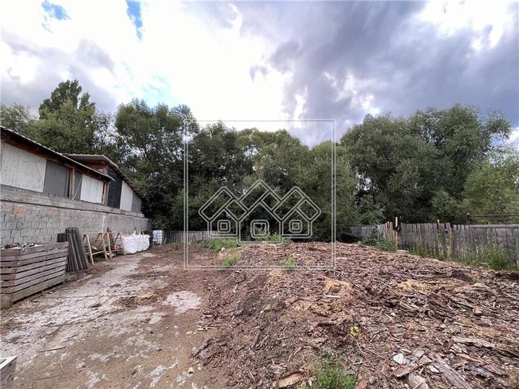 Teren 1.186 mp cu 5 cladiri & curent trifazic | Gura Raului, Sibiu |