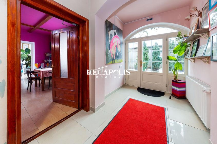 Pensiune de vânzare în Râșnov | 14 camere | 427 mp
