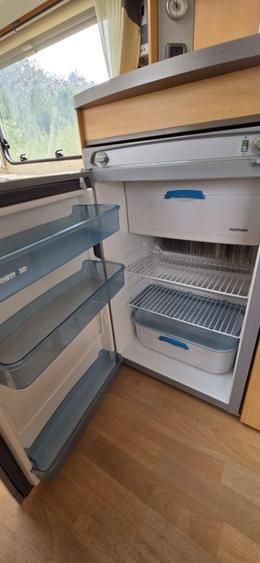 TEREN CU RULOTA FUNCTIONALA 924mp front 34ml