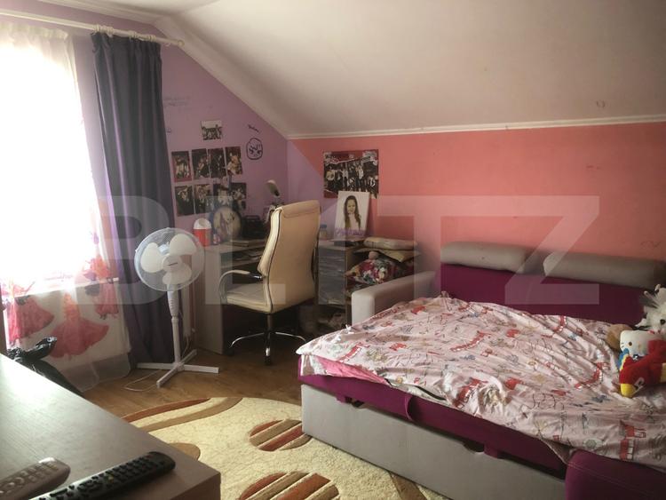De vanzare casa 4 camere , 9 ari teren , intrare în Paulesti