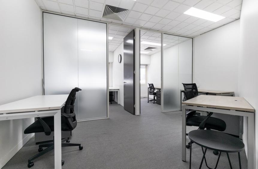 Spațiu de birou privat pentru 3 persoane în Regus City Centre