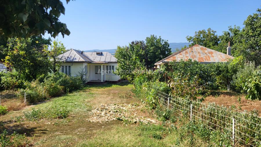 Casă de vânzare în mediul rural – liniște, natură și confort - 3