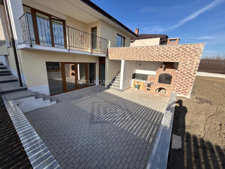 Vila cu 6 camere de vanzare in Ciurbesti