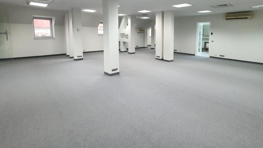 Vila cu prestanta zona Capitale Guvern, renovata integral, lift, parcare proprie