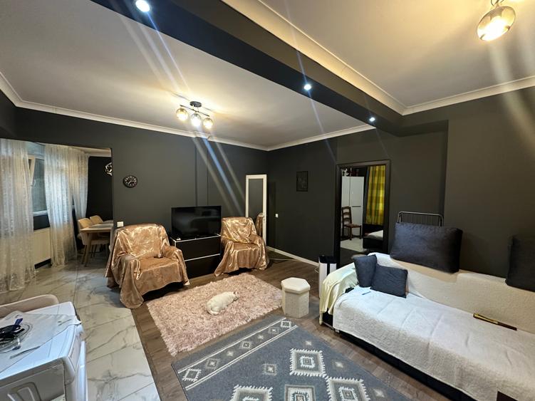 2 camere renovat | Piața Romană–B-dul Bălcescu | Etaj 1/ Renovated Piața Romană