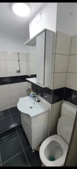 Apartament 2 camere, semidecomandat, 40 mp, ac, balcon, metrou, Piata Sudului