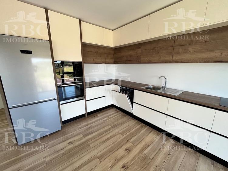 Penthouse semimobilat cu 4 camere - terasa si garaj