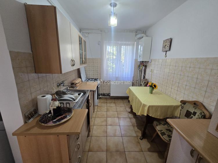 VANZARE Apartament 2 camere zona Vest-West Mall