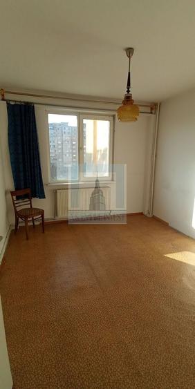 Apartament 3 camere, boxă - zona Grivitei