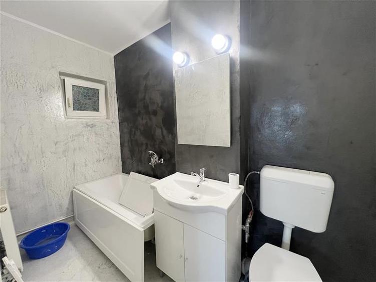 Apartament 2 camere decomandat etajul 1 zona Onix